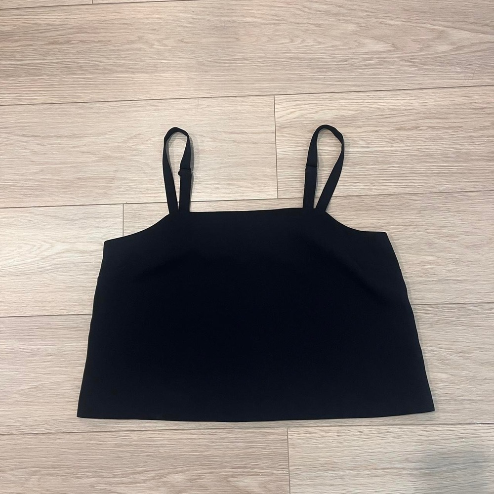 Babaton Black Cropped Cami Women M Minimalist Quiet Luxury Office Chic Casual